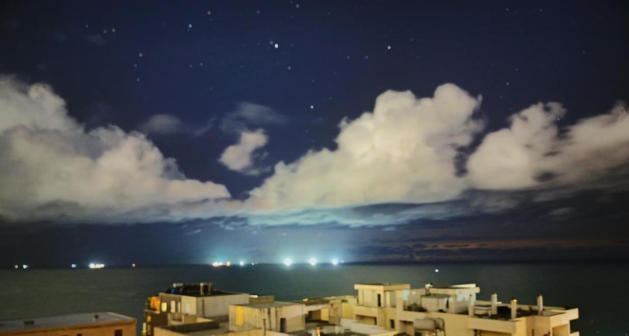Sunset Seaview Apartment Durrës Esterno foto